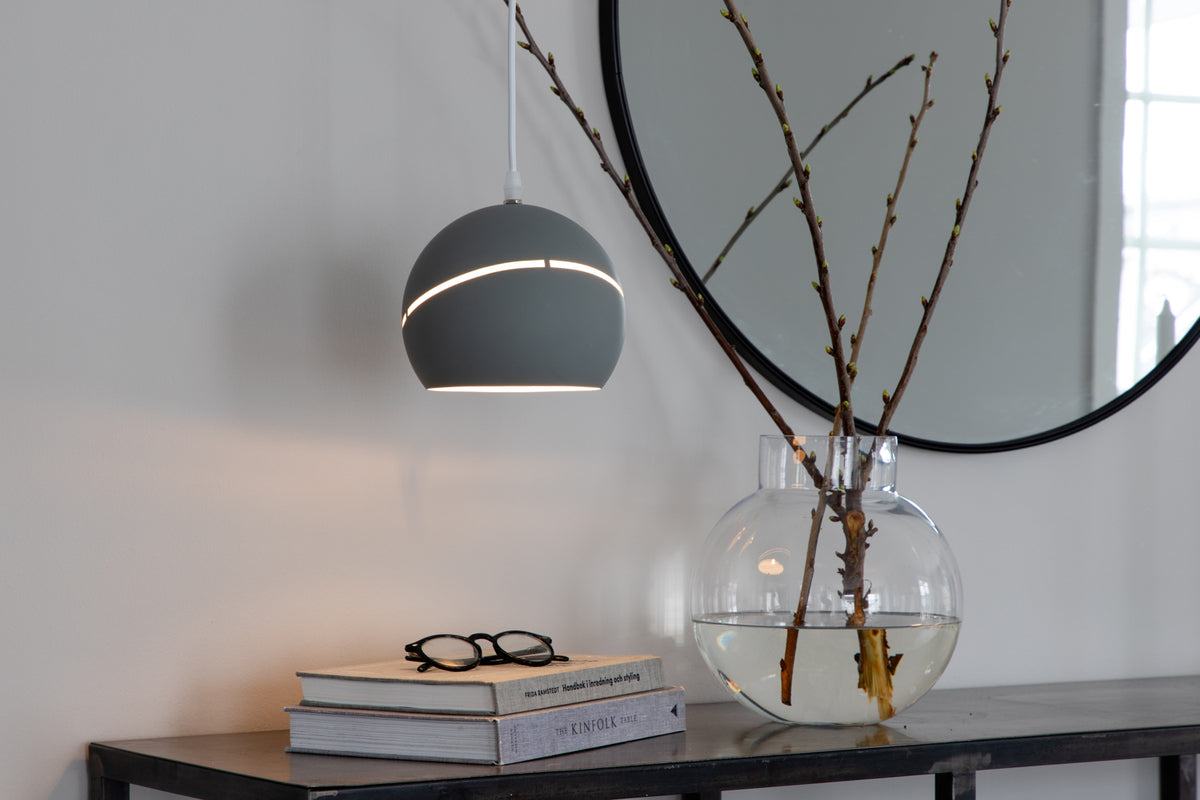 Venture Design Wei Taklampor Ljusgrå