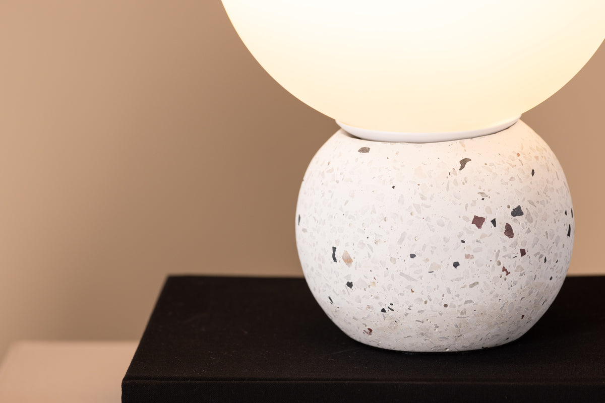 Venture Design Metz Bordslampor Vit