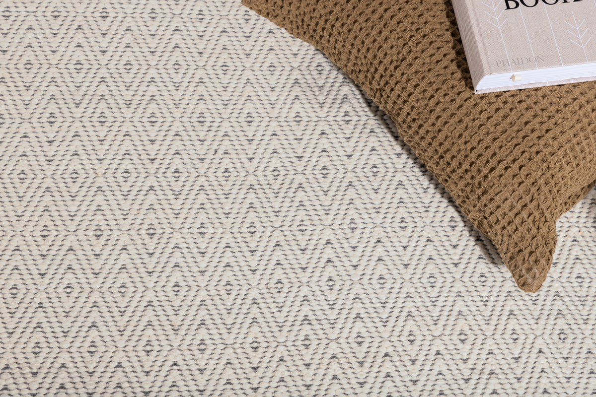 Venture Design Julana Rektangulära Mattor 300 x 200 Beige