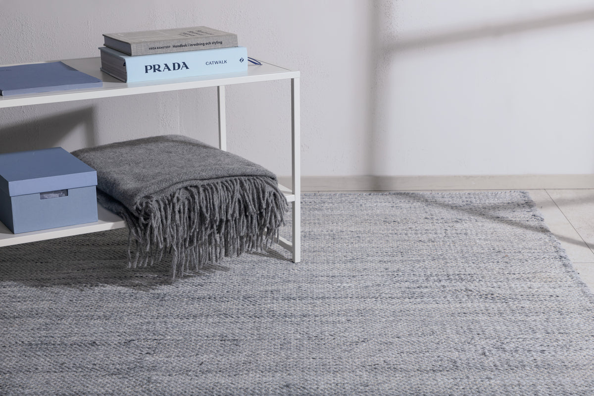 Venture Design Devi Rektangulära Mattor 240 x 170 Silver