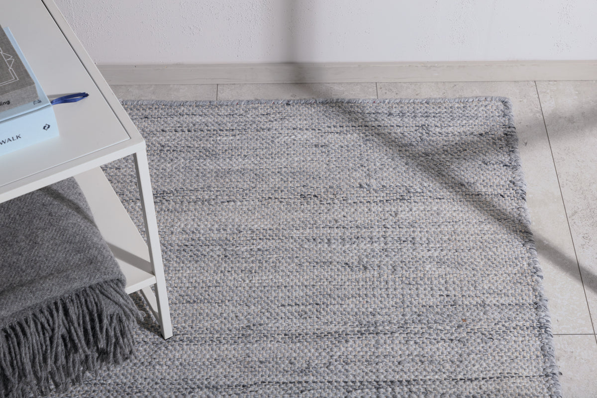 Venture Design Devi Rektangulära Mattor 240 x 170 Silver