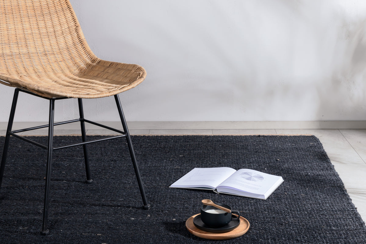 Venture Design Kali Rektangulära Mattor 240 x 170 Svart