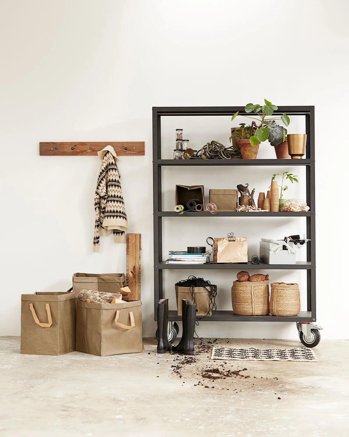 House Doctor Hylla med 4 hjul, HDTrolley, Mattsvart