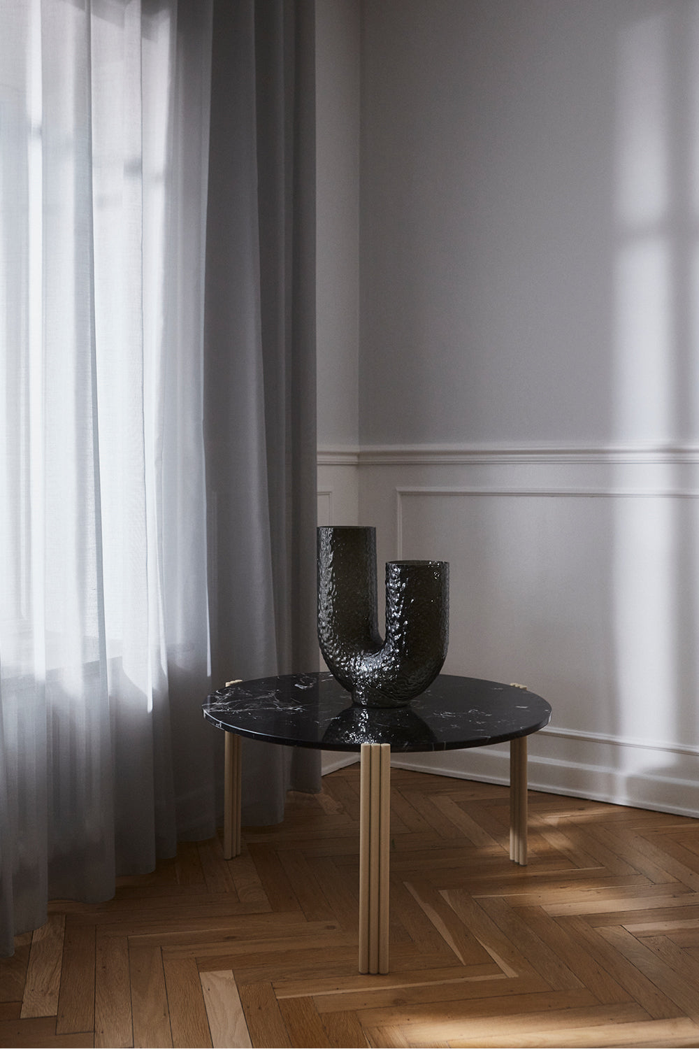 AYTM ARURA Hög Glas Vas, Svart