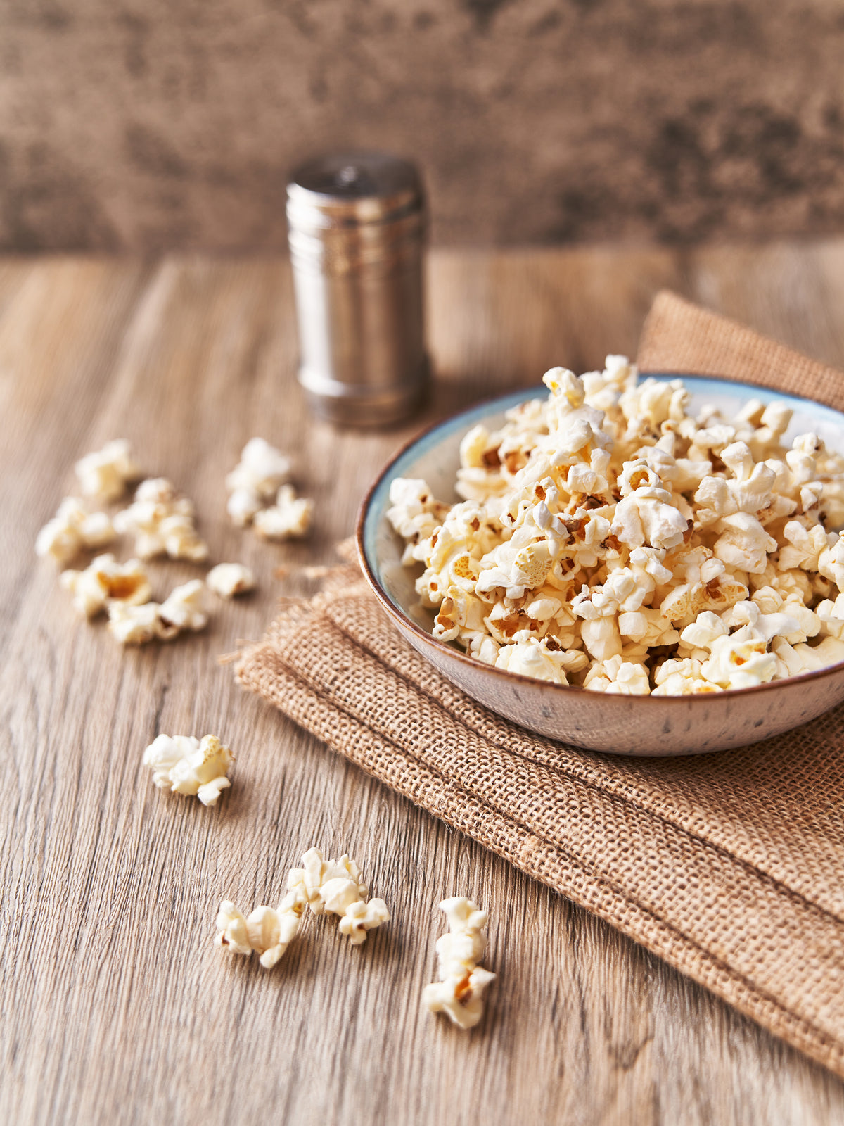 Venture Design Popcorn Posters Beige