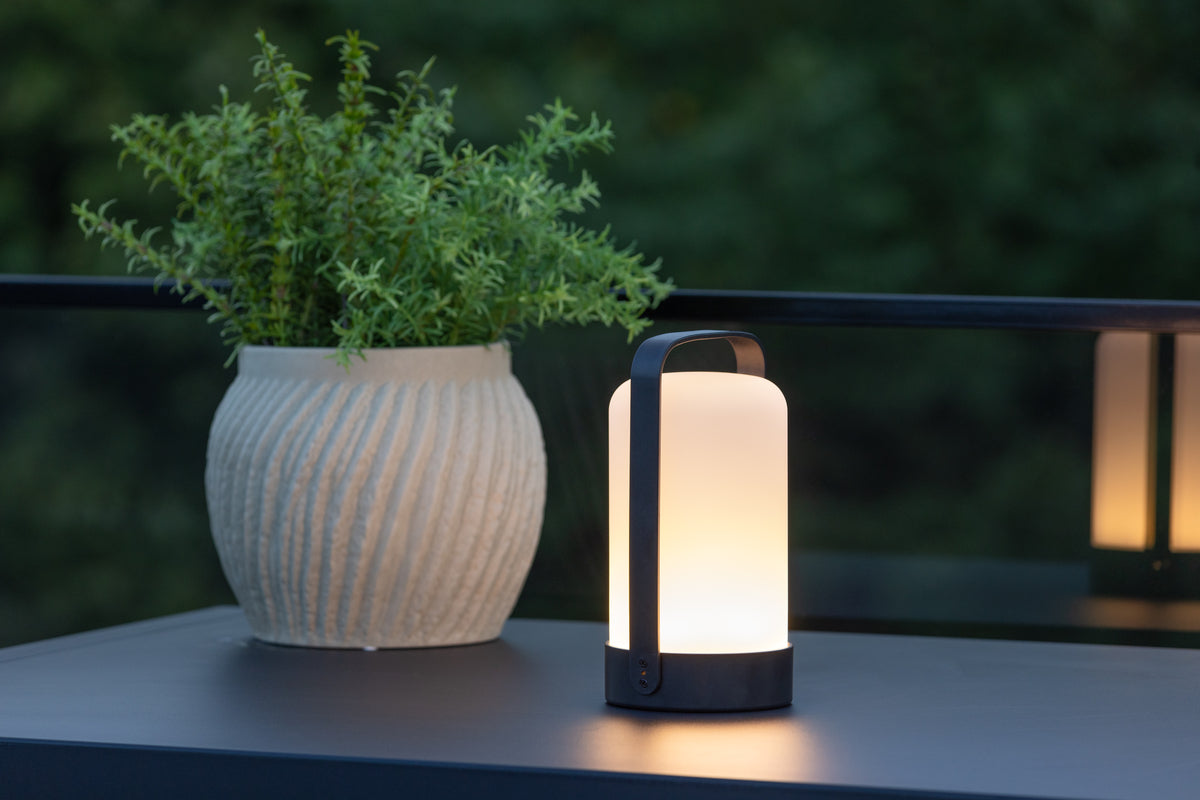 Venture Design Fern Bordslampor