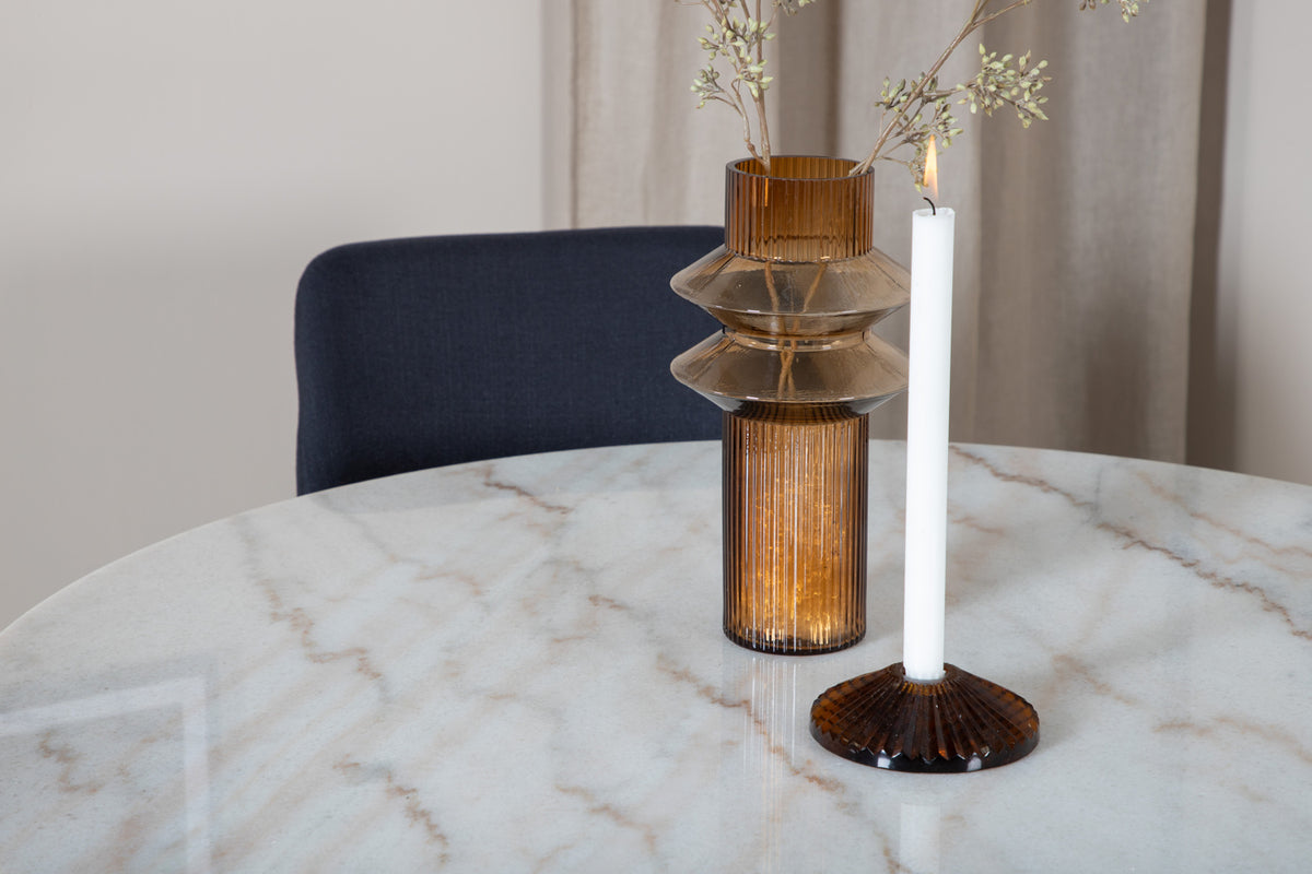 Venture Design Estelle, Plaza Runda Matgrupper