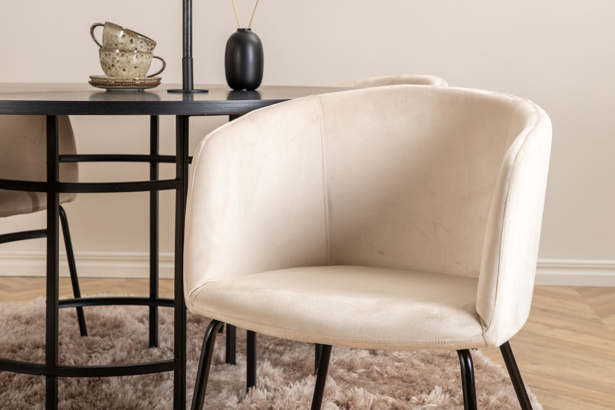 Venture Design Copenhagen & Berit Runda Matbord ⌀140 Svart + Matstolar Beige