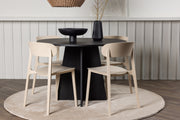 Venture Design Bootcut & Åstol Runda Matbord ⌀110 Svart + Matstolar 2-pack Beige