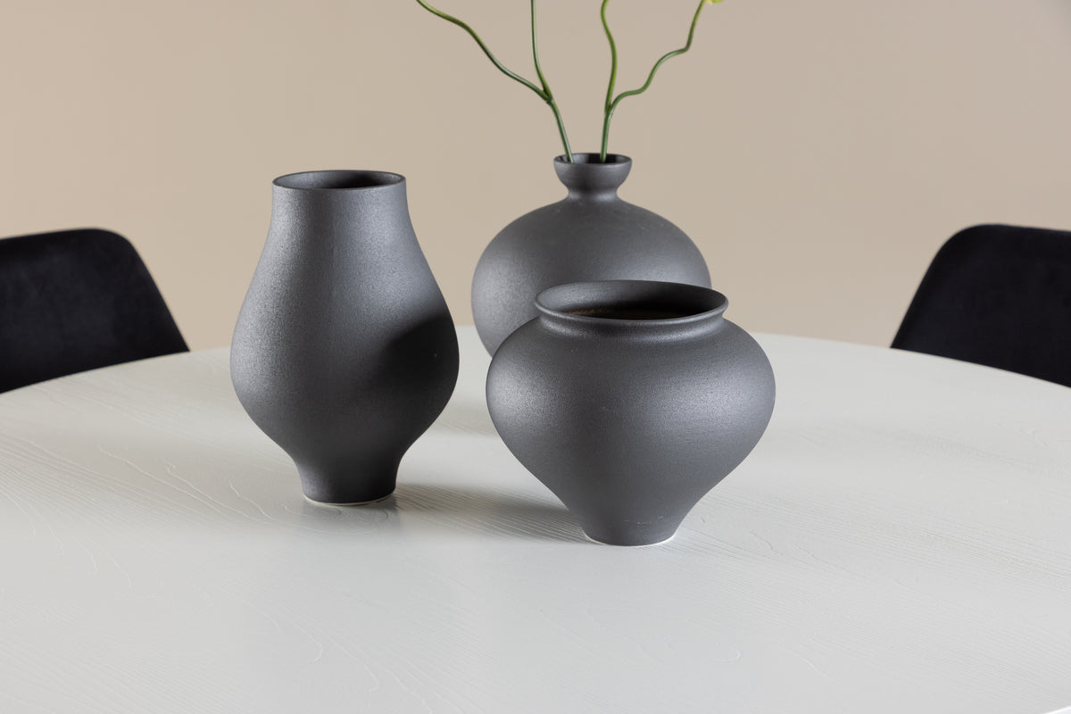 Venture Design Night & Härön Matstolar 2-pack Svart + Runda Matbord ⌀110 Vit