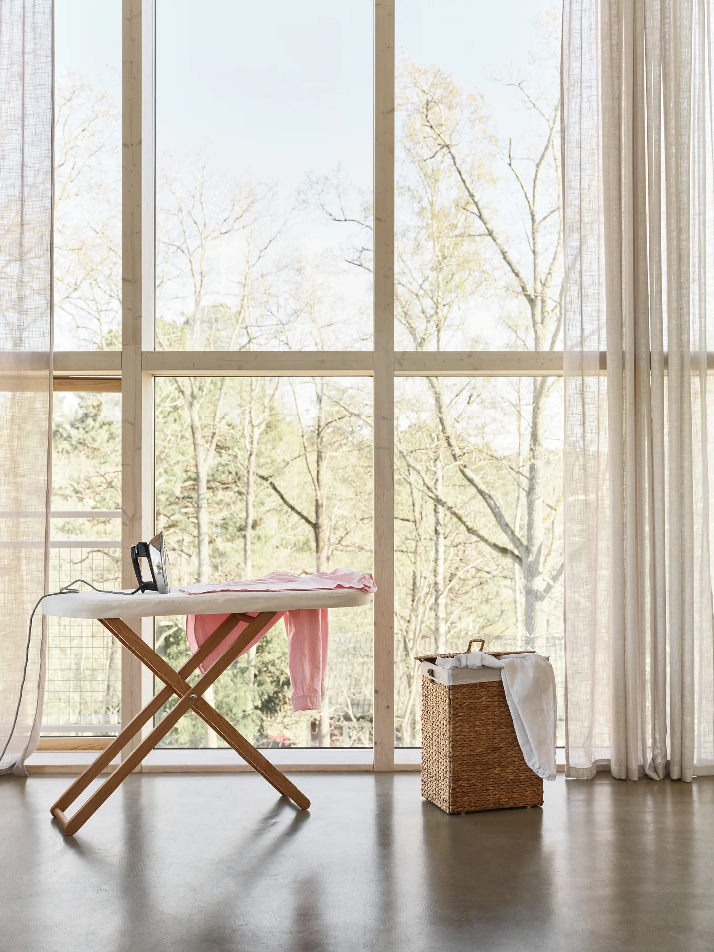 Design House Stockholm, Askungens bord, strykbräda